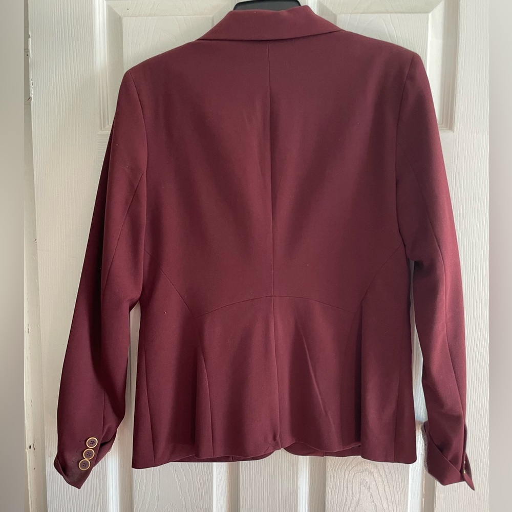 Maroon blazer fully lined three button cuff size 8 two button bodice - Picture 8 of 8